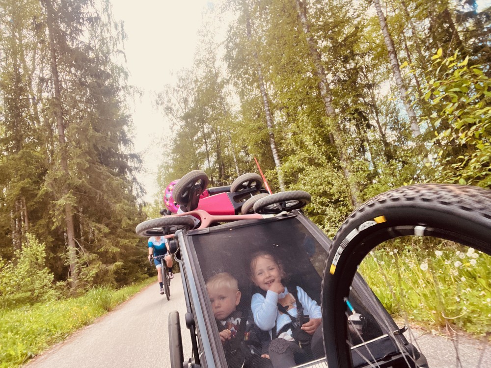 Mit dem Fahrrad zu dem Teufel, nach Hause mit dem Zug und Schiff 