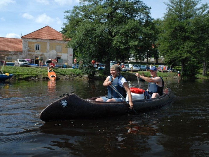 Inge tour boat and raft rental shop